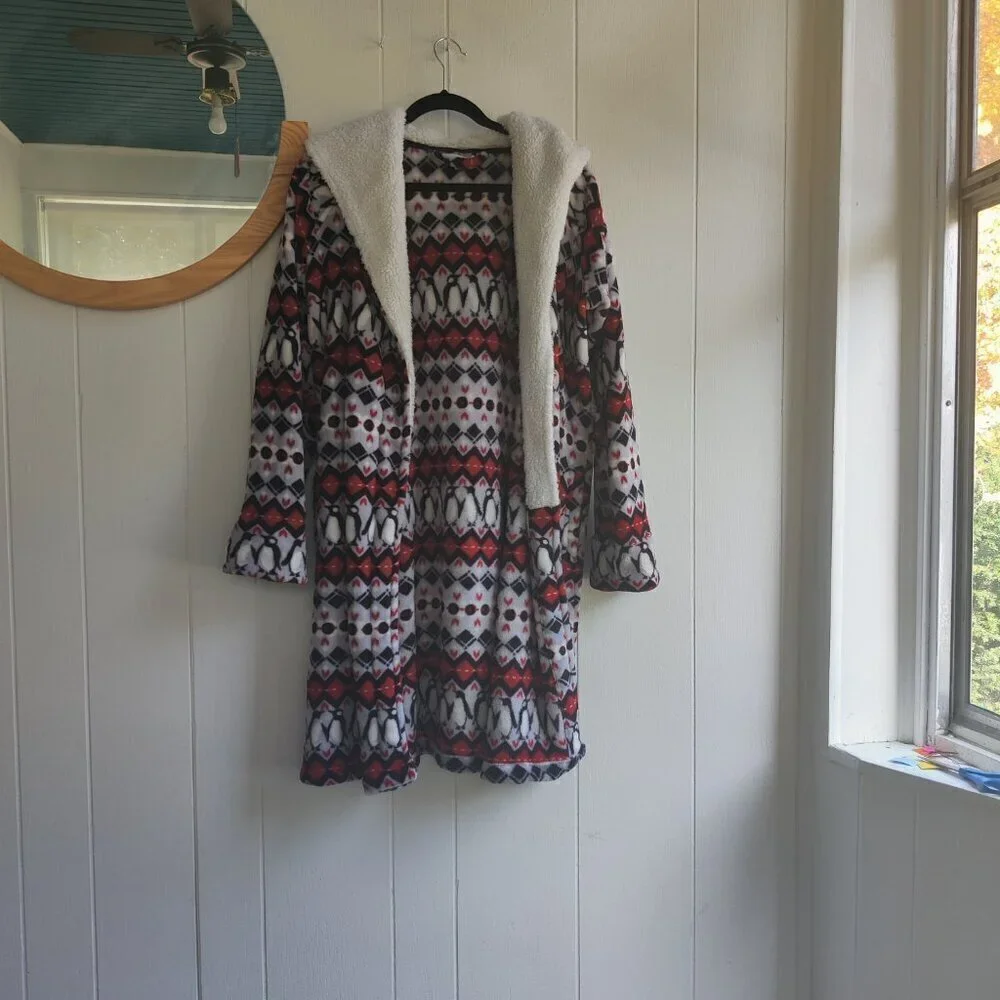 Vera Bradley Penguin Bathrobe Sz S-M  Soft with Fleece on collar & hood, no tie - Picture 3 of 12